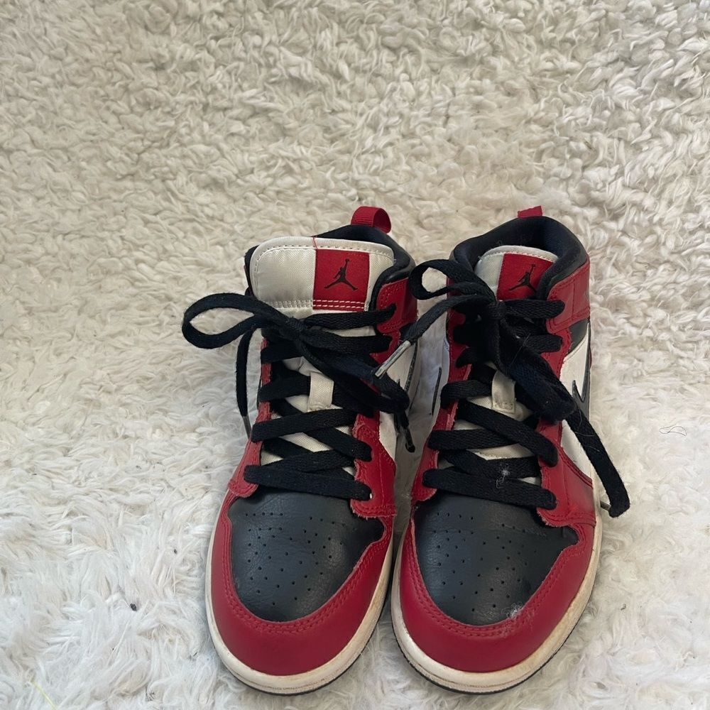 Nike Air Jordan1 Mid Chicago Black Toe 640734-069 Kids Red&Black Sneakers SZ1.5Y